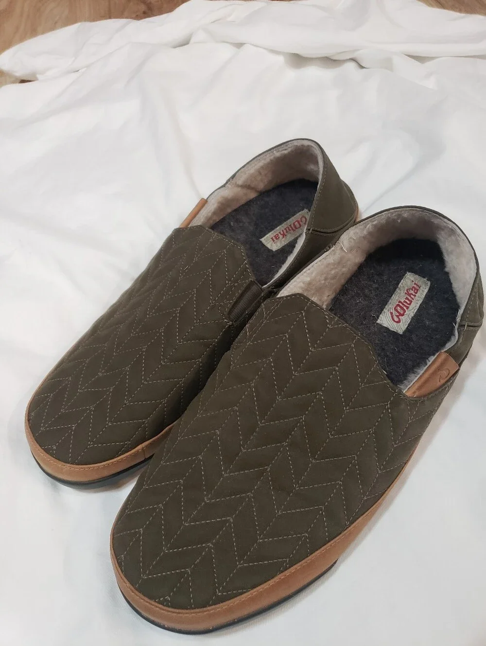 olukai hanohano like new